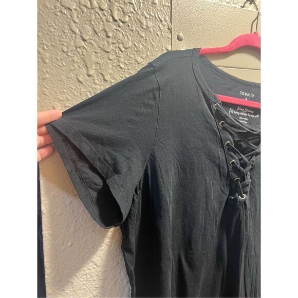Torrid Black Classic Fit T-Shirt Woman’s Size 3 - Picture 2 of 9